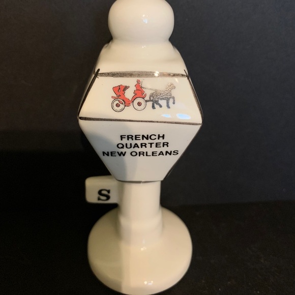 New Orleans French Quarter Salt & Pepper Shakers - Picture 2 of 8
